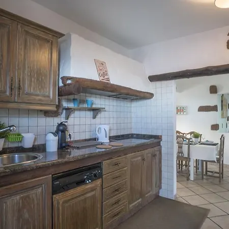 With Amazing Views, Jacuzzi And Private Pool * San Bartolomé